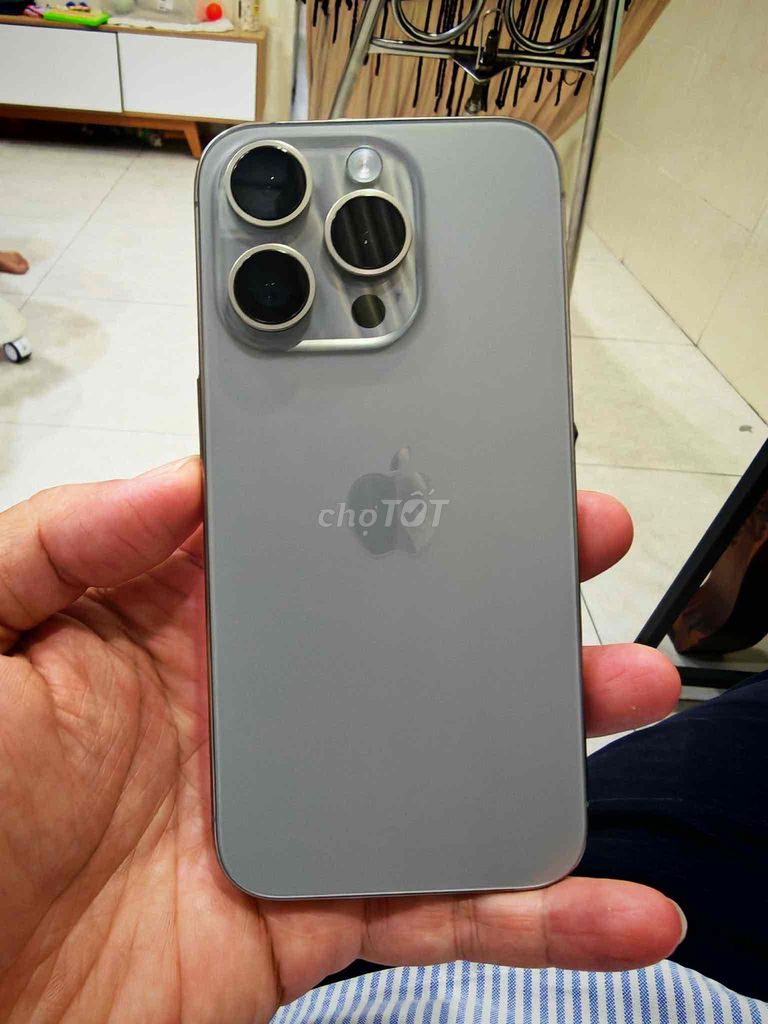 iPhone 15 Pro 256GB Xám Quốc tê Đã thay pin. Mua bán Điện thoại tại Huyện Hóc Môn Tp Hồ Chí Minh được đăng bởi Tuyết hình 1