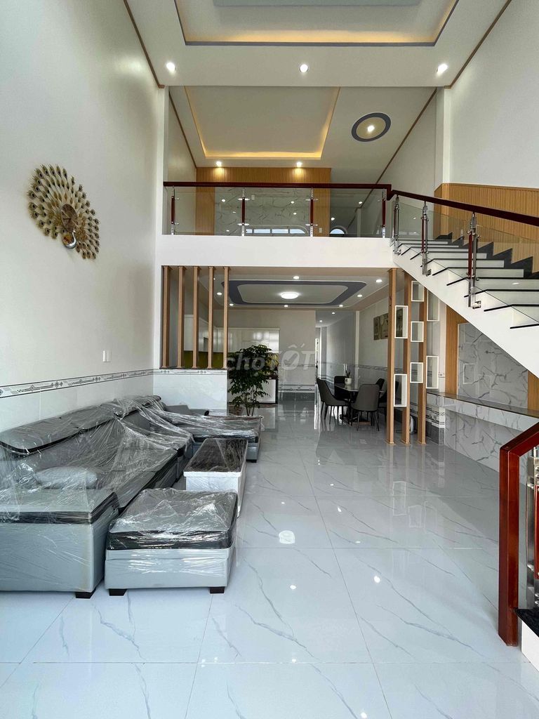 Nhà rộng 3PN, đã hoàn công, đường xe hơi