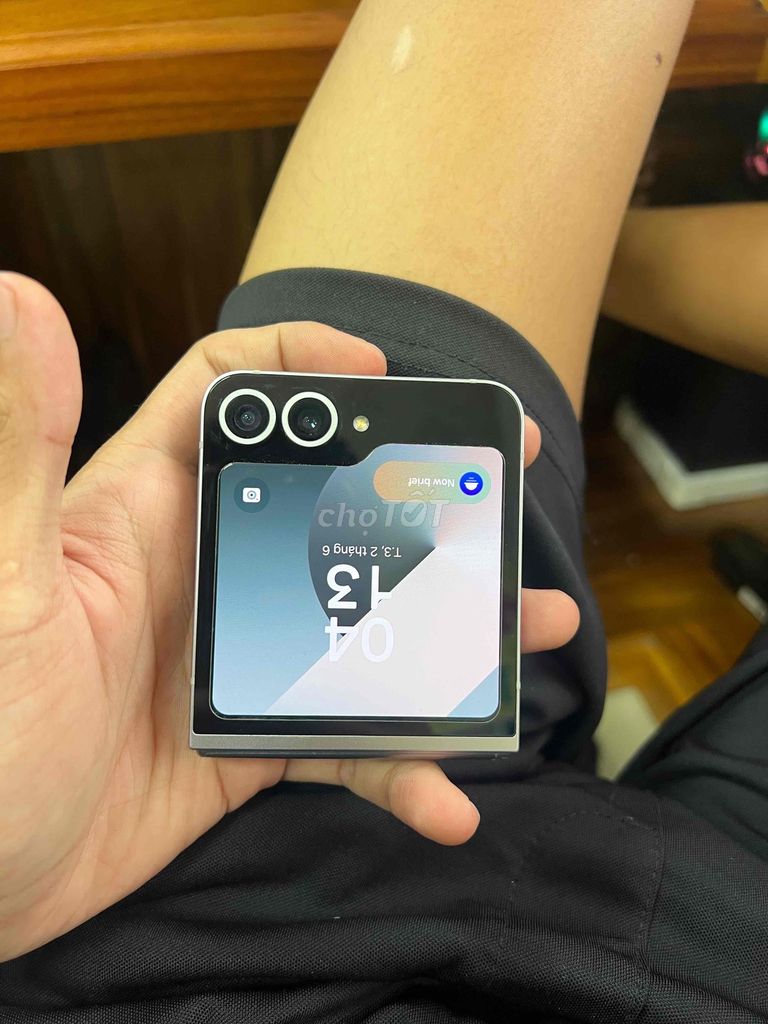Samsung Galaxy Z Flip6 256GB Bạc. Mua bán Điện thoại tại Thành phố Thuận An Bình Dương được đăng bởi Tuan Tran hình 1