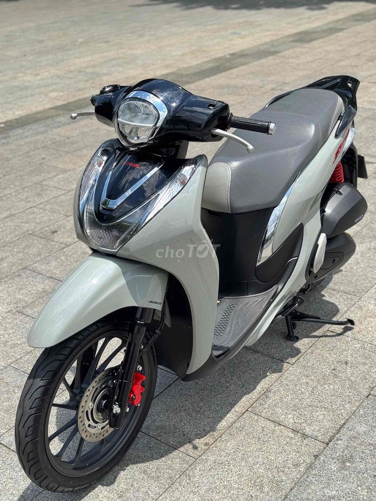 Honda SH Mode 125 ABS 2025 Xám Đen 4.000km