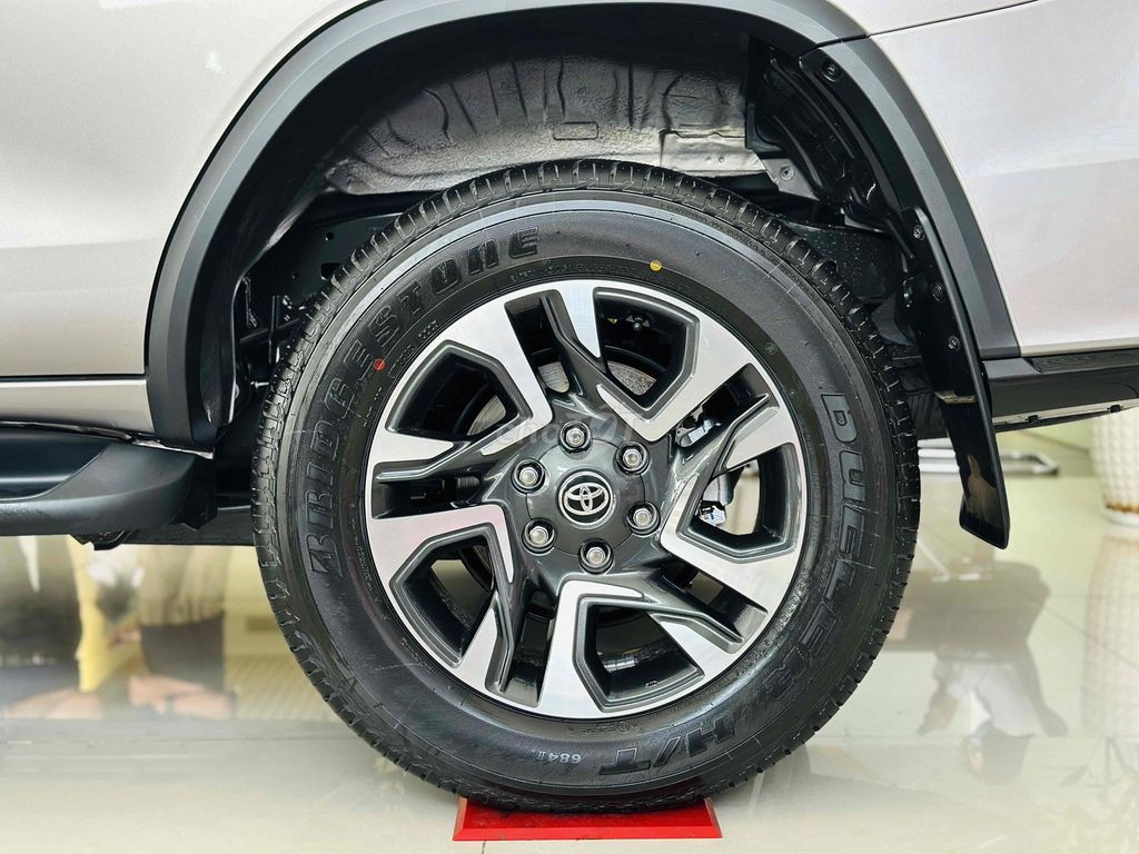 Fortuner Legender 2.4L 4x2 AT | Ưu Đãi Sốc 45 tr. Mua bán Ô tô tại Thành phố Thủ Đức Tp Hồ Chí Minh được đăng bởi Toyota Đông Sài Gòn hình 15