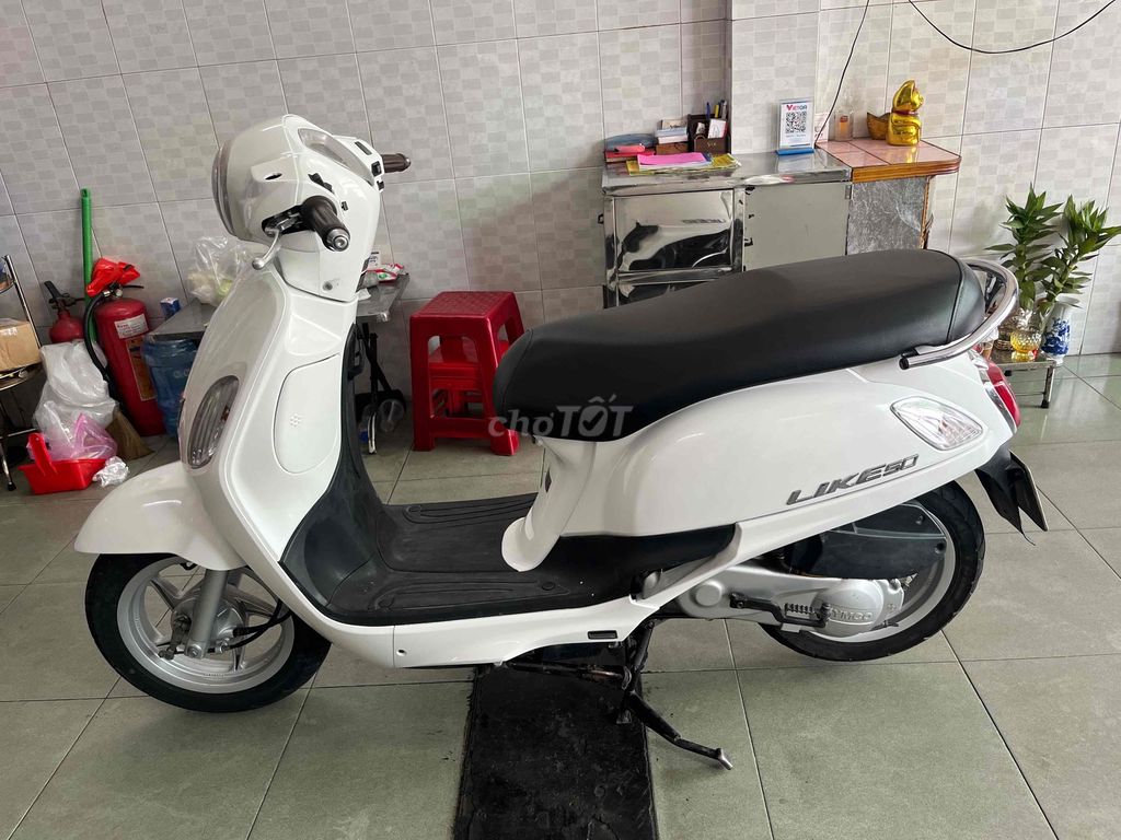 Kymco Like 50cc màu Trắng. Mua bán Xe máy tại Quận Tân Phú Tp Hồ Chí Minh được đăng bởi Cửa Hàng xe gắn máy Minh Tuấn  hình 7