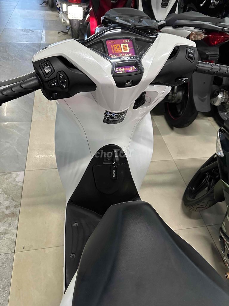 📌 📣 Sh125i trắng đẹp chính chủ. Hỗ trợ trả góp. Mua bán Xe máy tại Thành phố Huế Thừa Thiên Huế được đăng bởi Xe Máy Nhật Vy hình 2