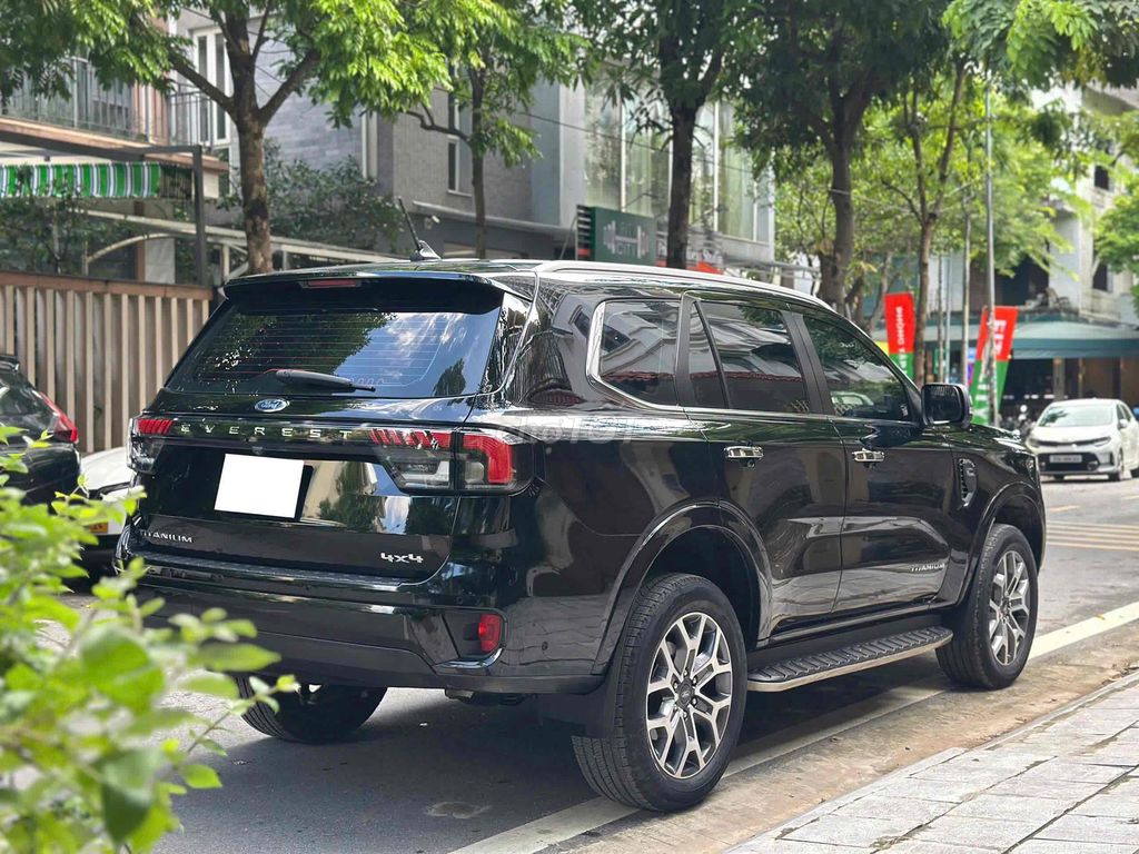 Ford Everest 2023 Titanium 2.0 AT 4x4 màu đen. Mua bán Ô tô tại Quận Cầu Giấy Hà Nội được đăng bởi Cao Quý hình 4
