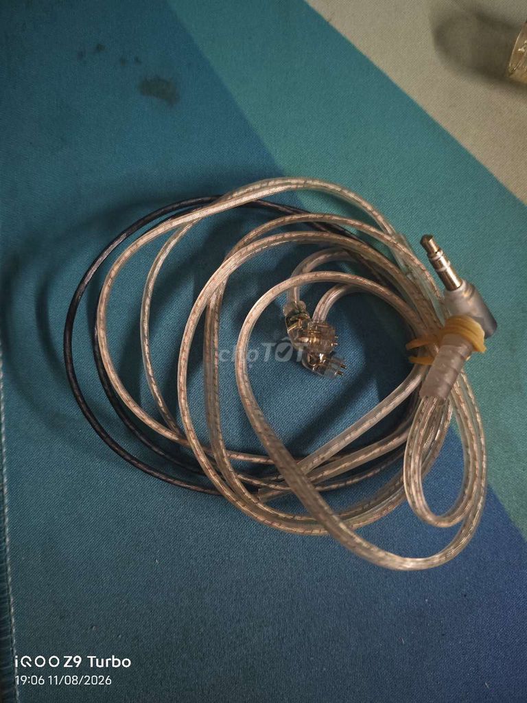 Dây tai nghe QDC trong suốt. Mua bán Tivi, Âm thanh tại Quận Ngũ Hành Sơn Đà Nẵng được đăng bởi Nguyễn Hoàng Nam hình 1