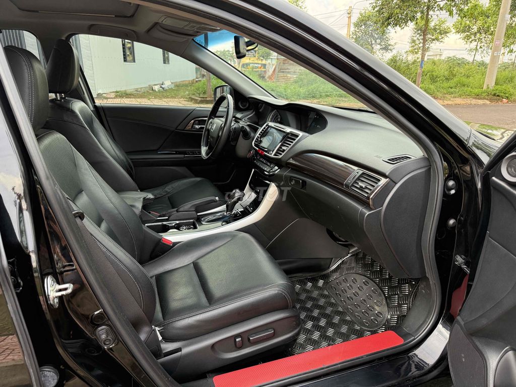 Honda Accord 2016 Đen. Mua bán Ô tô tại Thành phố Buôn Ma Thuột Đắk Lắk được đăng bởi Auto Ngân Nguyên BMT hình 10