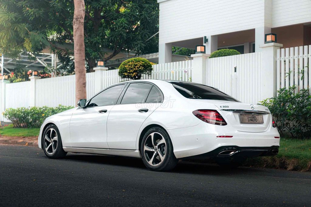 Mercedes E200 Sport Model 2020 - Trả trước từ 349t. Mua bán Ô tô tại Quận 7 Tp Hồ Chí Minh được đăng bởi Thật Nguyễn LongAnh Auto hình 6