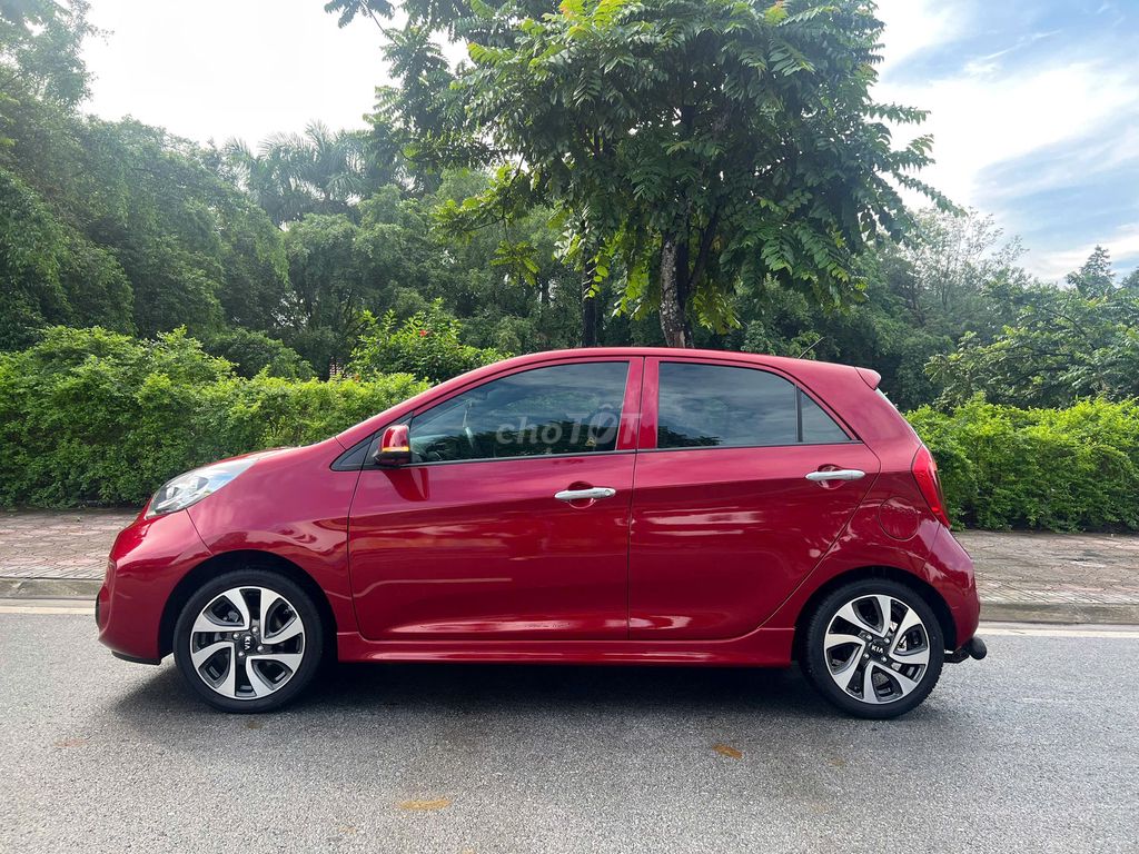 Kia Morning Si 2017 màu đỏ. Mua bán Ô tô tại Quận Long Biên Hà Nội được đăng bởi Long Biên Cars hình 4