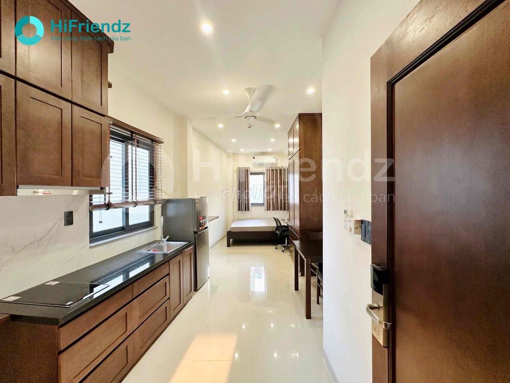 Căn hộ cửa sổ thoáng mát đầy đủ tiện nghi gần Ngã Tư Thủ Đức