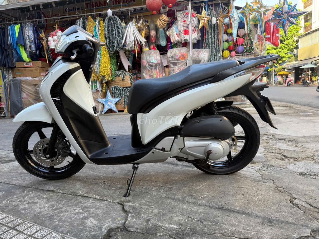 Honda SH 2010 150cc Trắng. Mua bán Xe máy tại Quận Tân Phú Tp Hồ Chí Minh được đăng bởi trọng đức  hình 3