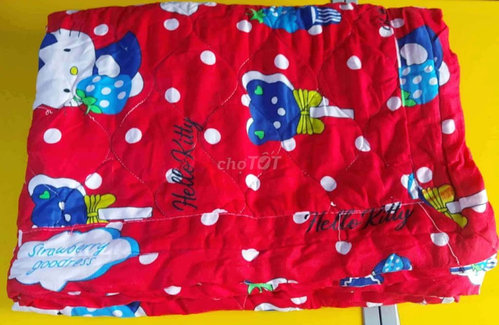 Mền bông Hello Kitty mới 99%. Mua bán Giường, chăn ga gối nệm tại Huyện Hóc Môn Tp Hồ Chí Minh được đăng bởi BÉ SỮA hình 1