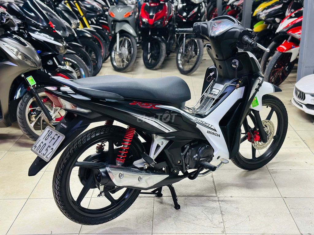 XE MÁY THỊNH PHÁT - WAVE RSX FI TRẮNG ĐEN V.ĐÚC. Mua bán Xe máy tại Quận Bắc Từ Liêm Hà Nội được đăng bởi XE MÁY THỊNH PHÁT XE LƯỚT GIÁ RẺ hình 3