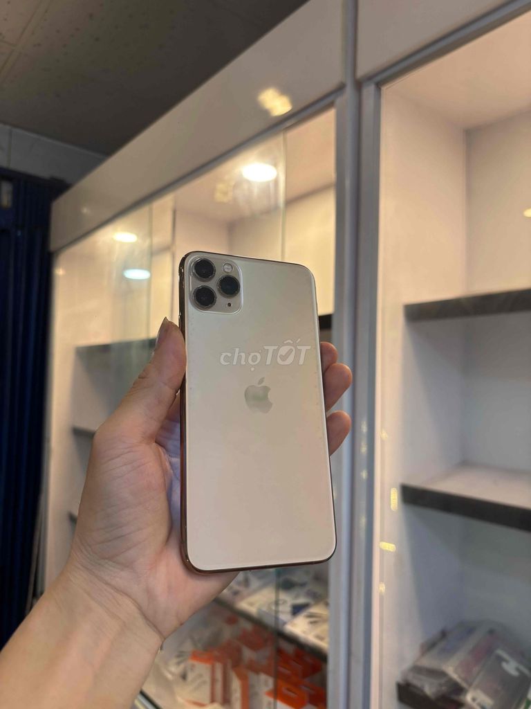 Apple iPhone 11 Pro Max 256GB Vàng đồng. Mua bán Điện thoại tại Quận Sơn Trà Đà Nẵng được đăng bởi Diễm Diễm hình 1