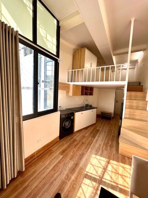 Cho thuê phòng Đê La Thành MỚI ĐẸP – Full nội thất, thang máy, để xe