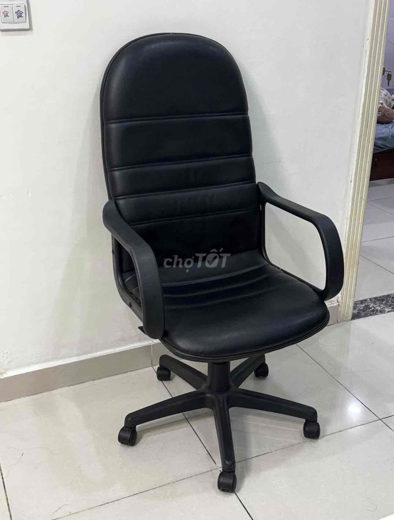 Ghế văn phòng Hòa Phát đen pass 550k. Mua bán Đồ dùng văn phòng tại Quận Tân Bình Tp Hồ Chí Minh được đăng bởi Gia Gia hình 1