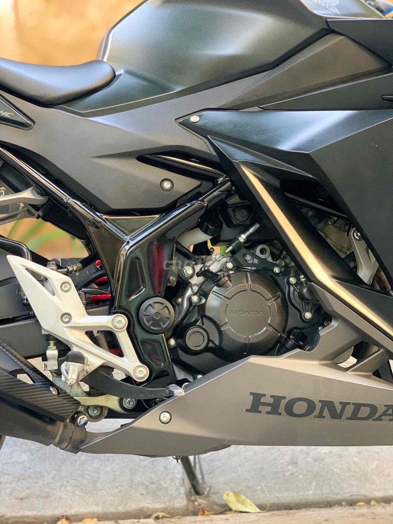 HONDA CBR150 ABS FI cuối 2024 vành vàng tem mới. Mua bán Xe máy tại Quận Cầu Giấy Hà Nội được đăng bởi Tong motor xe may hình 8