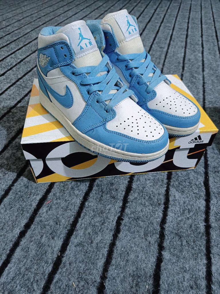 [Bán lại] Giày Air Jordan 1 Size 38. Mua bán Giày dép tại Huyện Hải Hậu Nam Định được đăng bởi Đạt  hình 1