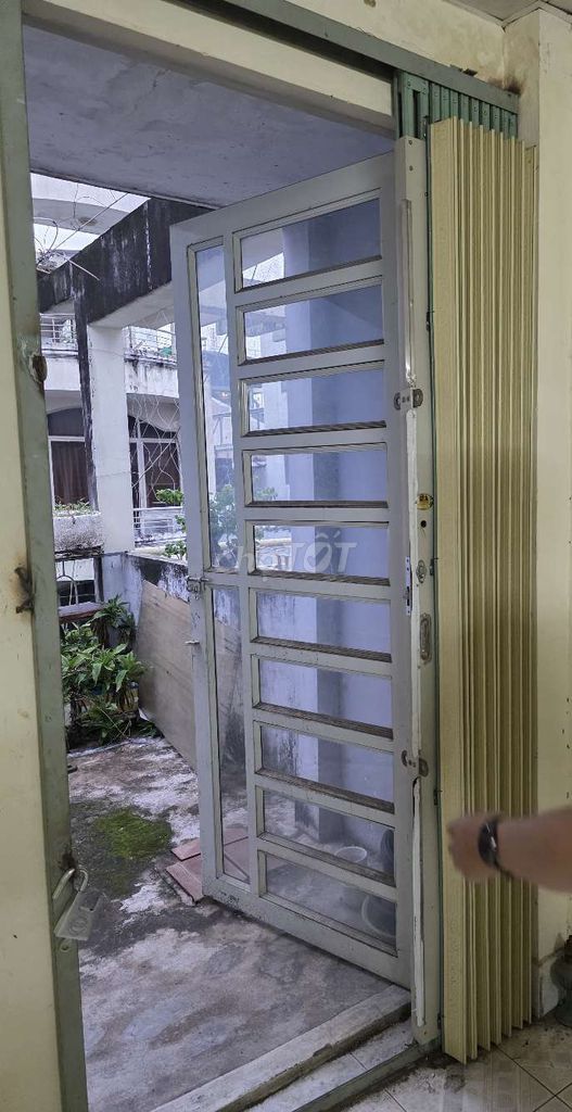 Cửa kéo Ngọc Anh Door Kim loại Vàng kem. Mua bán Nội thất, đồ gia dụng khác tại Quận 11 Tp Hồ Chí Minh được đăng bởi Ngân hình 1