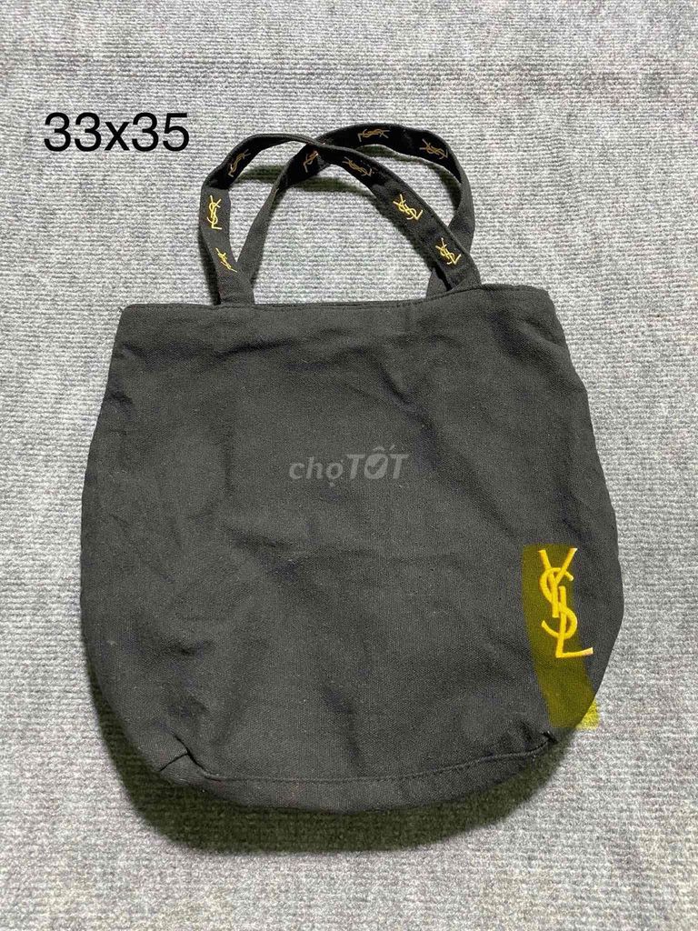 Túi tote YSL Nữ Vải Đen 33x35 cm. Mua bán Túi xách tại Thành phố Cao Lãnh Đồng Tháp được đăng bởi Chill 2Hand hình 1