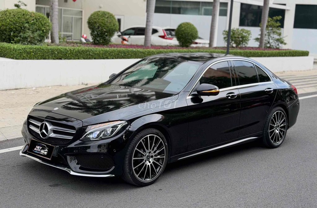 Мерседес C300 AMG 2017 — 57 000 км (зин)