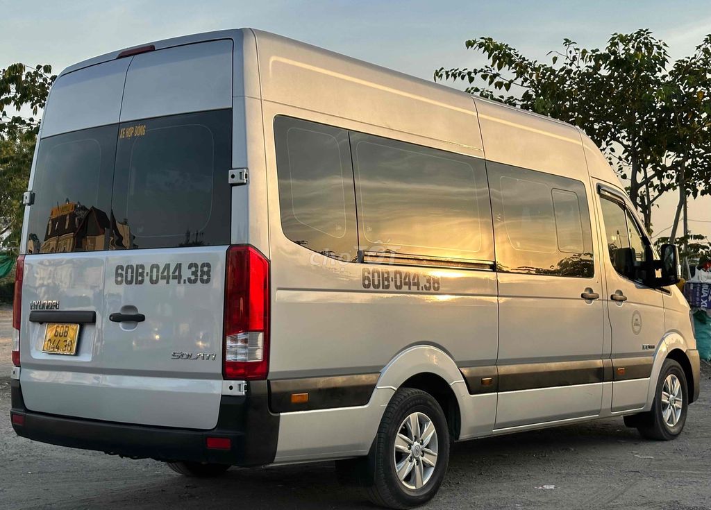 Em bán Hyundai Solati 2017 Du lịch nòi màu bạc. Mua bán Phương tiện khác tại Quận Bình Tân Tp Hồ Chí Minh được đăng bởi Xe Hồng Minh hình 3