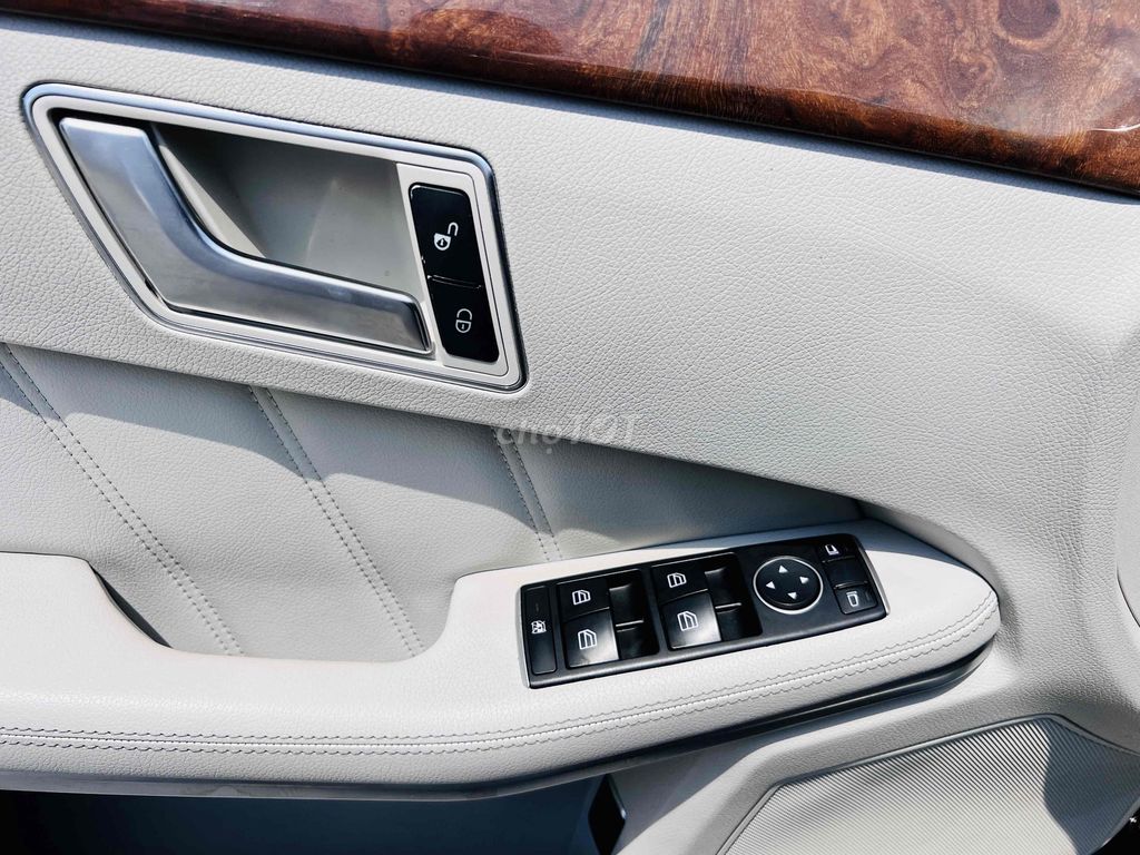 E200 60.000km HIẾM ĐẸP CỰC PHẨM. Mua bán Ô tô tại Quận Cầu Giấy Hà Nội được đăng bởi Nam HQ Auto hình 18