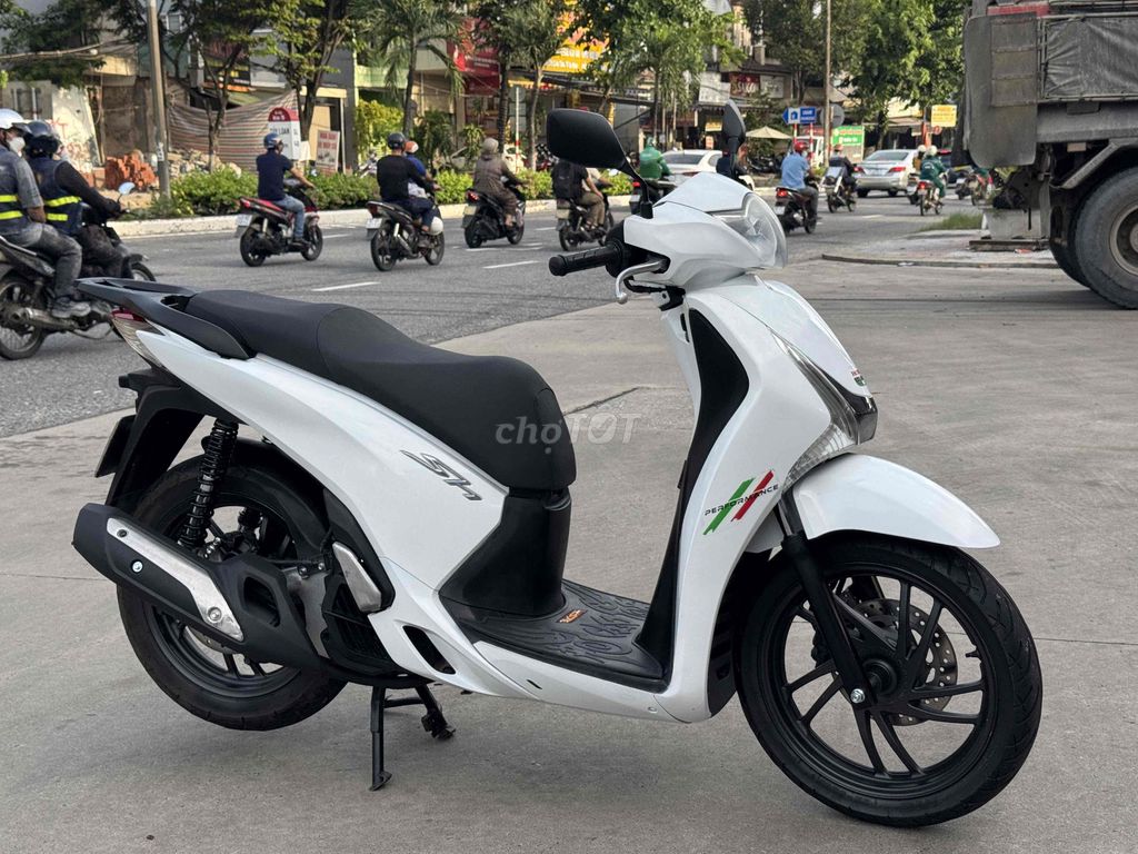 Hon Da SH 150 dk 2016 khoá smkay bs 43. Mua bán Xe máy tại Quận Cẩm Lệ Đà Nẵng được đăng bởi Duc Tran  hình 1