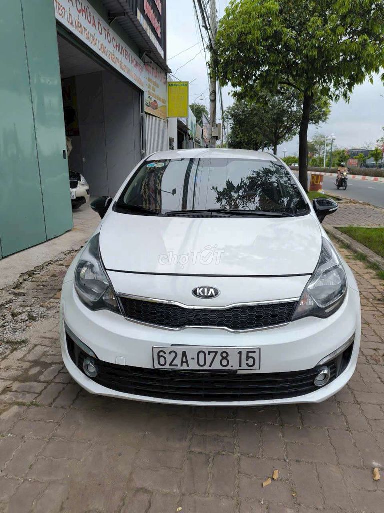 Kia Rio 2016 1.4 AT Sedan - 140000 km