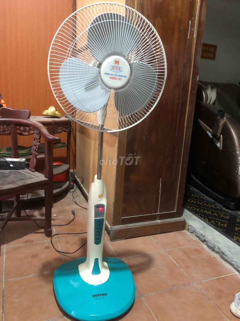 Quạt đứng Yanfan 35cm Trắng, Xanh. Mua bán Quạt tại Quận Tây Hồ Hà Nội được đăng bởi Quang minh hình 1