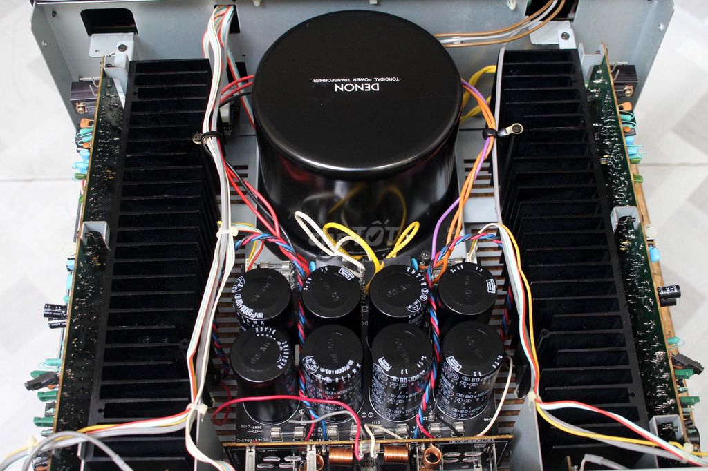 Power amplifier DENON POA-2200