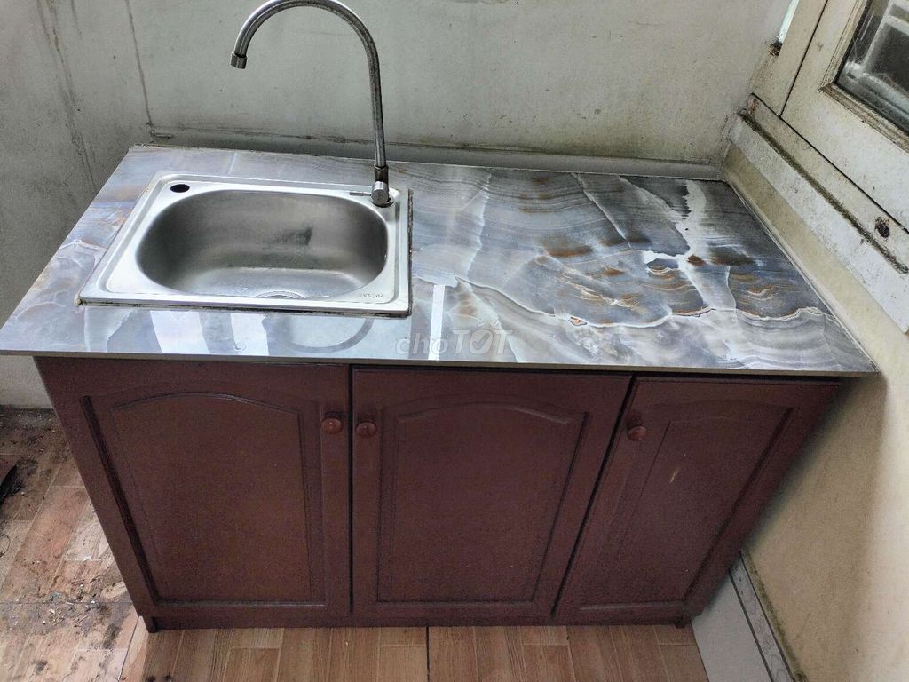 tủ bếp gỗ tự nhiên mới 90% quận Tân Bình . Mua bán Tủ, kệ gia đình tại Quận Tân Bình Tp Hồ Chí Minh được đăng bởi Minh Anh hình 1