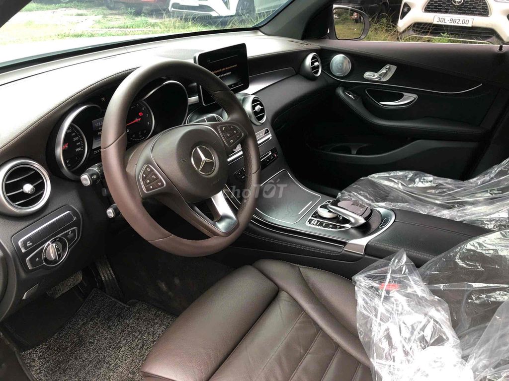 Mercedes Benz GLC Class 2*** km. Mua bán Ô tô tại Thành phố Thủ Đức Tp Hồ Chí Minh được đăng bởi Long hình 15