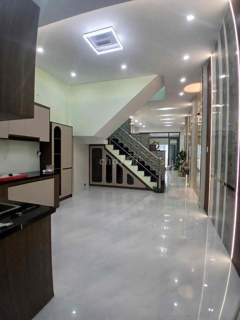 Nhà đẹp Tân Phú - Ô tô ngủ trong nhà - Ngay Chợ Tân Hương