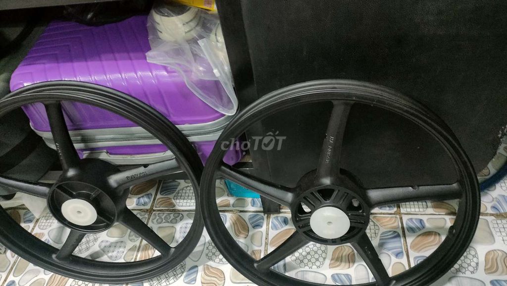 Mâm xe máy RAKING 5 cây Đen. Mua bán Phụ tùng xe tại Quận Bình Tân Tp Hồ Chí Minh được đăng bởi Trịnh Điệp hình 1