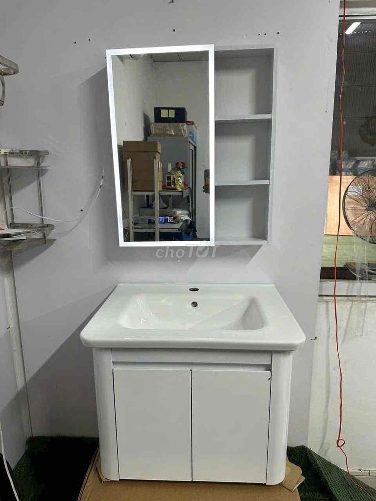 Tủ lavabo bồn sứ, nhựa Đài Loan. KT sâu 50x60. Mua bán Thiết bị vệ sinh, nhà tắm tại Quận 8 Tp Hồ Chí Minh được đăng bởi Ngọc hình 1