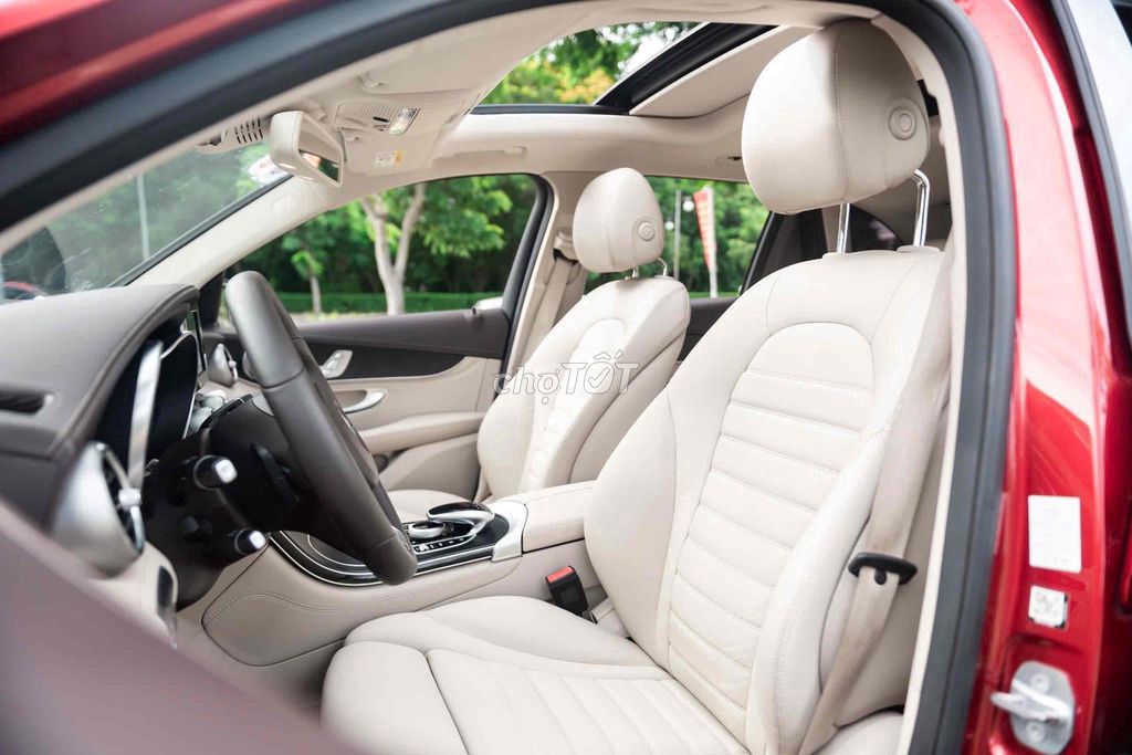 Mercedes GLC300 4Matic 2019. Mua bán Ô tô tại Quận 3 Tp Hồ Chí Minh được đăng bởi Tiền Bùi LONGANH  hình 10