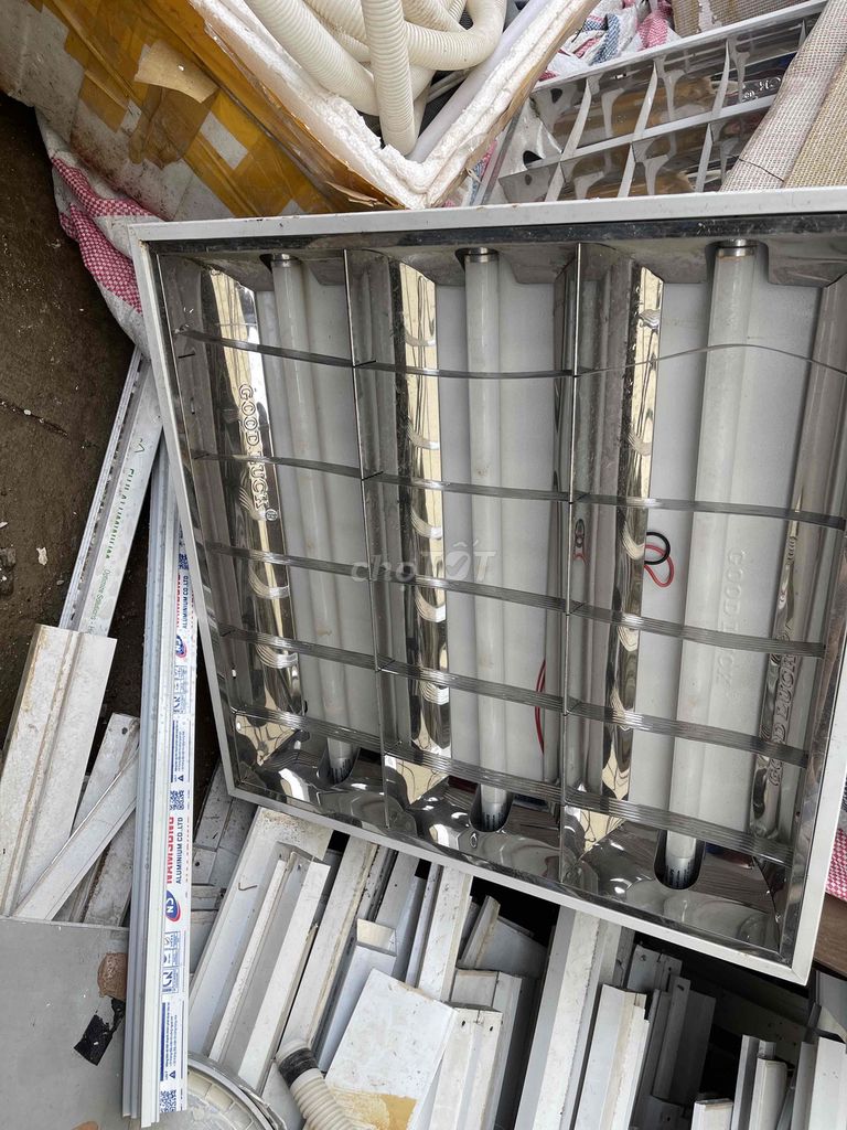 Đèn máng Xương cá 0.6m 3 bóng. Mua bán Đèn tại Quận Gò Vấp Tp Hồ Chí Minh được đăng bởi Tuyến hình 1
