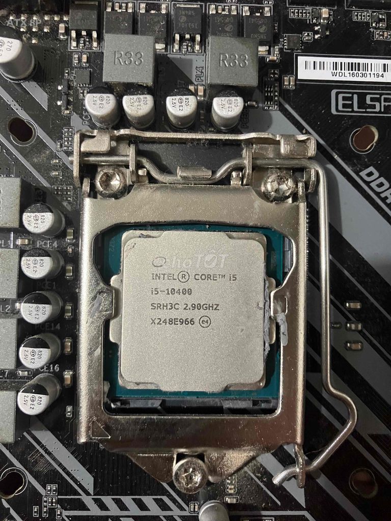 i5 10400 và i7 7700