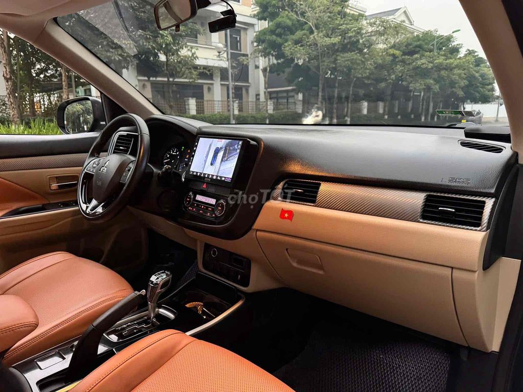 Mitsubishi Outlander 2018 CVT 80000 km. Mua bán Ô tô tại Quận Cầu Giấy Hà Nội được đăng bởi TRUNG HIẾU AUTO hình 14
