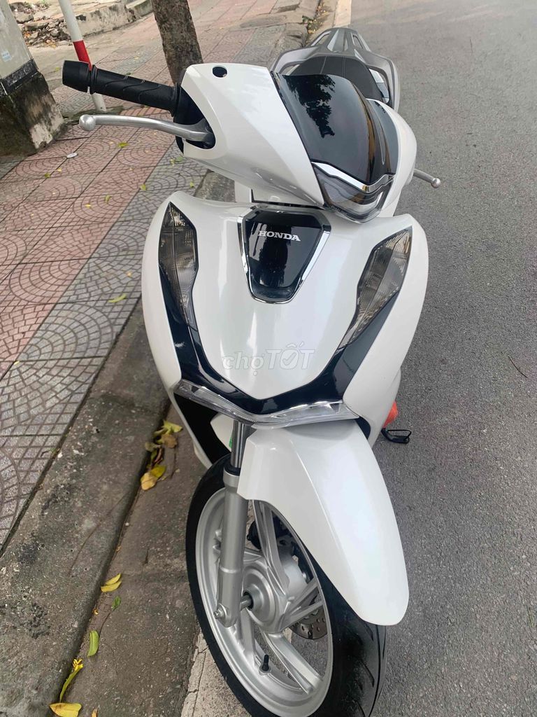Honda Sh 125 2022. Mua bán Xe máy tại Quận Long Biên Hà Nội được đăng bởi Đức Triệu hình 2