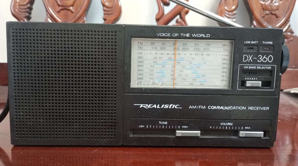 Radio hiệu Realistic model DX - 360