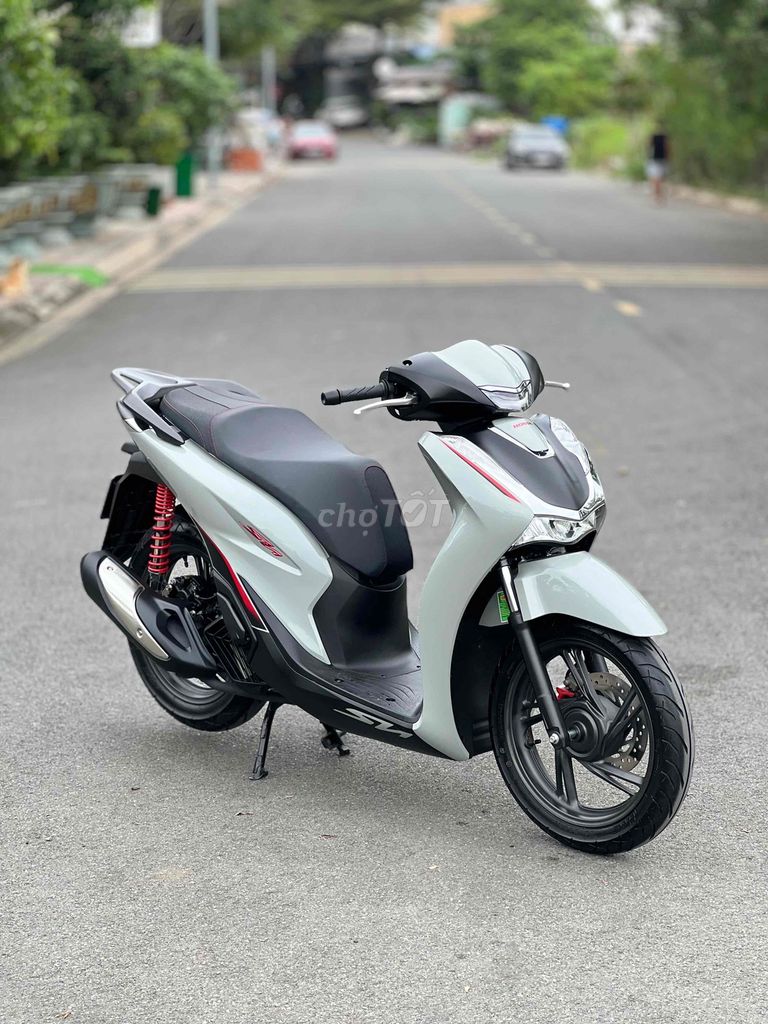 Honda SHVN 125 ABS 9/2025 Xám Xi Măng Odo 800km🎉🎉🎉. Mua bán Xe máy tại Thành phố Biên Hòa Đồng Nai được đăng bởi Xe Máy Phát Đồng hình 1