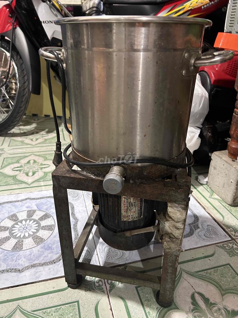 Máy xay rau má công nghiệp sử dụng bình thường. Mua bán Bếp, lò, đồ điện nhà bếp tại Huyện Nhà Bè Tp Hồ Chí Minh được đăng bởi Kiều Văn Dũng  hình 1