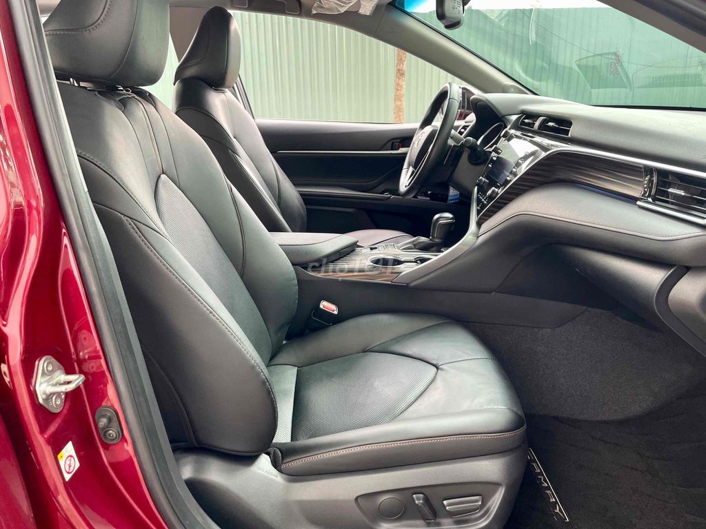 Toyota Camry 2.5Q 2020 Красный, Таиланд, 26 000 км