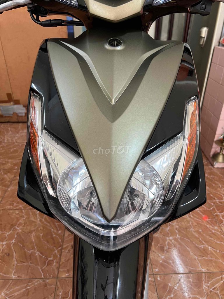 Luvias màu đen đời 2012 biển số Sài Gòn. Mua bán Xe máy tại Quận Phú Nhuận Tp Hồ Chí Minh được đăng bởi Văn Thanh Hưng hình 2