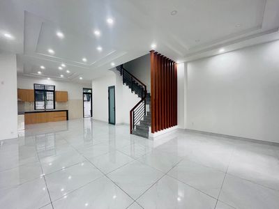 Rent · 4 bd · 120 м² · Thành phố Thủ Đức, ул. Song Hành