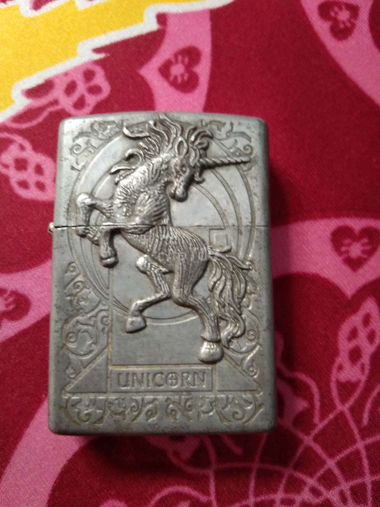 Quẹt zippo vỏ nhôm còn đẹp hoạt động ok