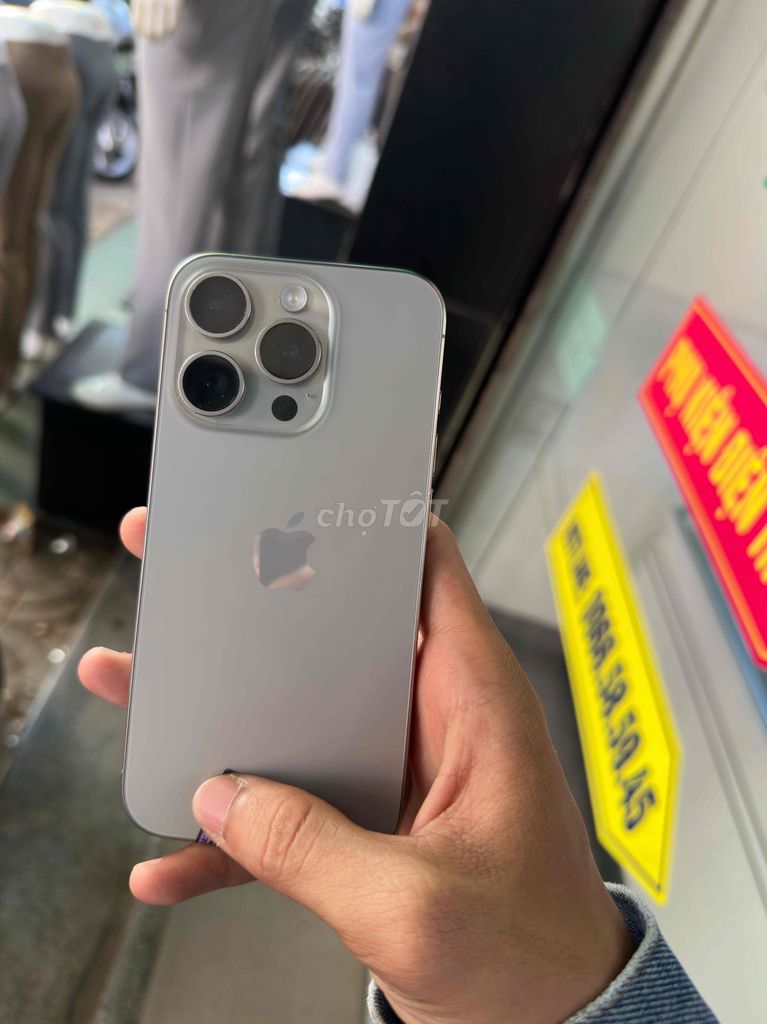 Apple iPhone 15 Pro 256GB Natural Titanium. Mua bán Điện thoại tại Thành phố Buôn Ma Thuột Đắk Lắk được đăng bởi Lê Tài hình 1