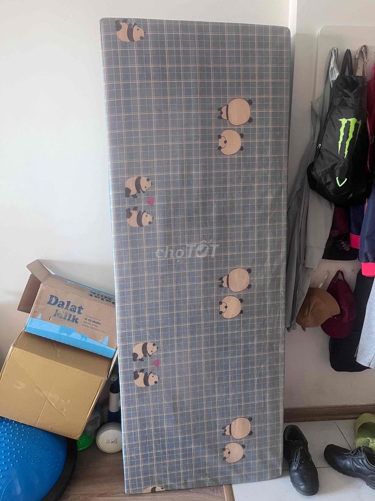 Đệm Vải thoáng khí Kẻ caro Gấu trúc Xám. Mua bán Giường, chăn ga gối nệm tại Quận Ngũ Hành Sơn Đà Nẵng được đăng bởi Ngo Vu Hoang Ngoc hình 1