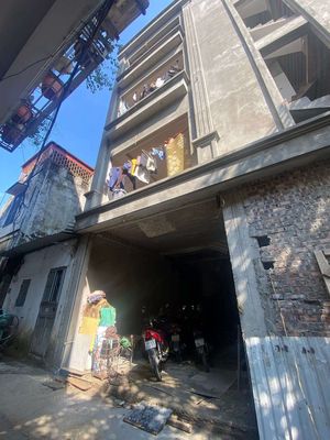 Bán gấp nhà thang máy,ô tô ngủ nhà,Đại Mỗ Nam Từ Liêm giá hơn 9 tỷ. Mua bán nhà ở tại Quận Nam Từ Liêm Hà Nội được đăng bởi Nguyễn Văn Điệp